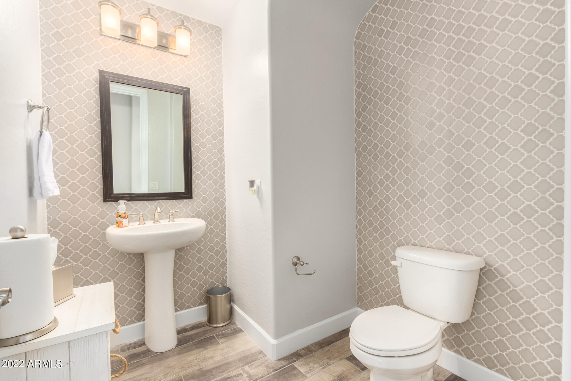 3246 East Knoll Circle Mesa, AZ 85213 - Photo 25 of 45 guest bath