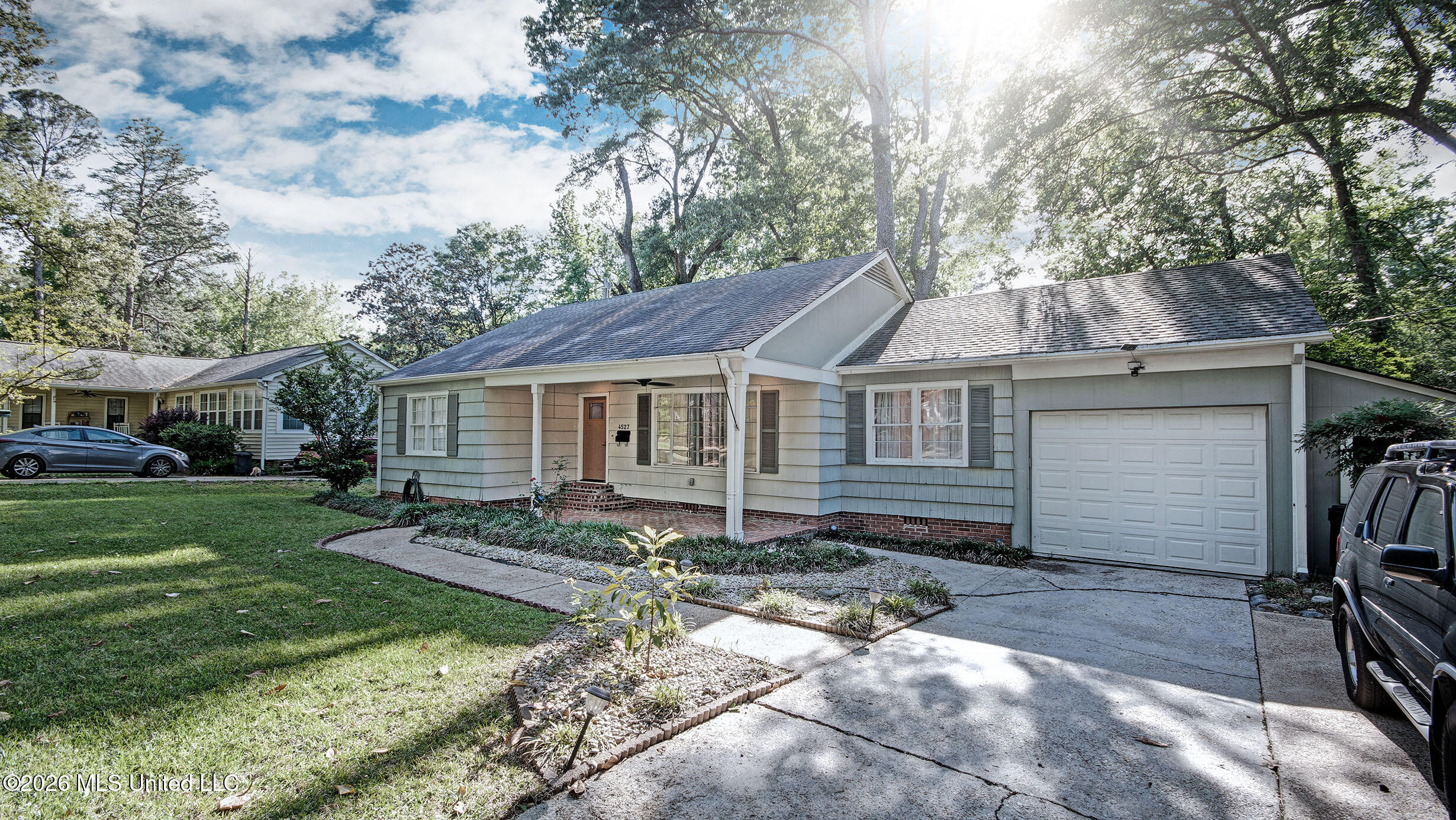4527 Meadow Ridge Drive Jackson, MS 39206 - Photo 2 of 30 IMGP6897_8_9