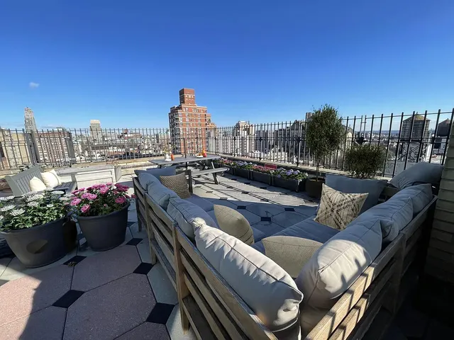$895,000 | 535 West 110th Street, Unit 15B | Morningside Heights