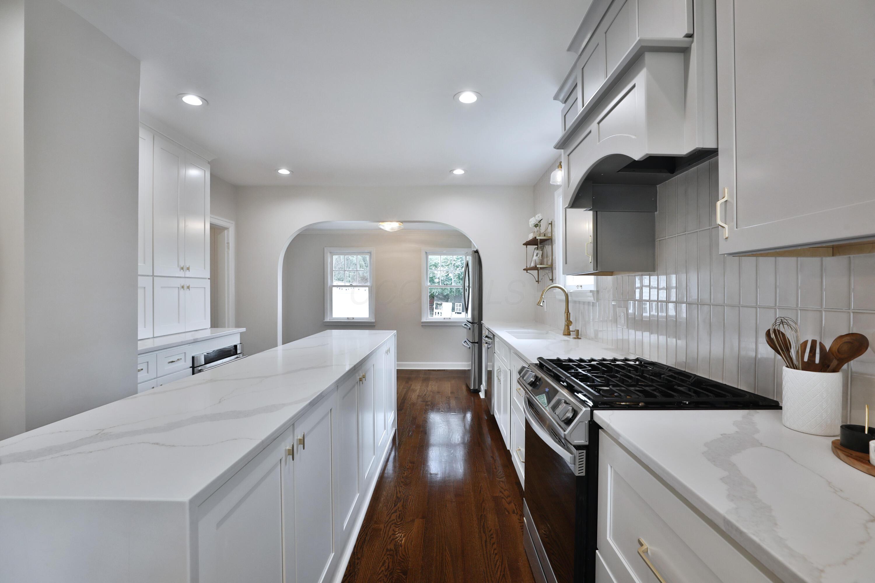 165 East Dunedin Road Columbus, OH 43214 - Photo 19 of 64 165-E-Dunedin-22