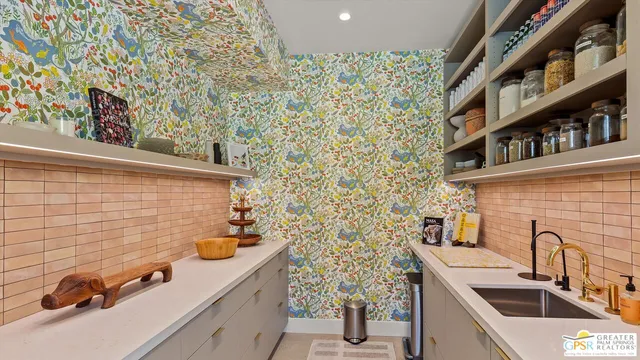 $4,950,000 | 2481 Cahuilla Hills Drive, Palm Springs, CA 92264