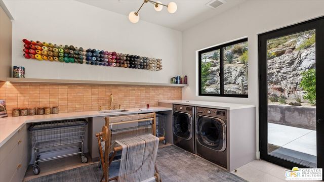 $4,950,000 | 2481 Cahuilla Hills Drive, Palm Springs, CA 92264