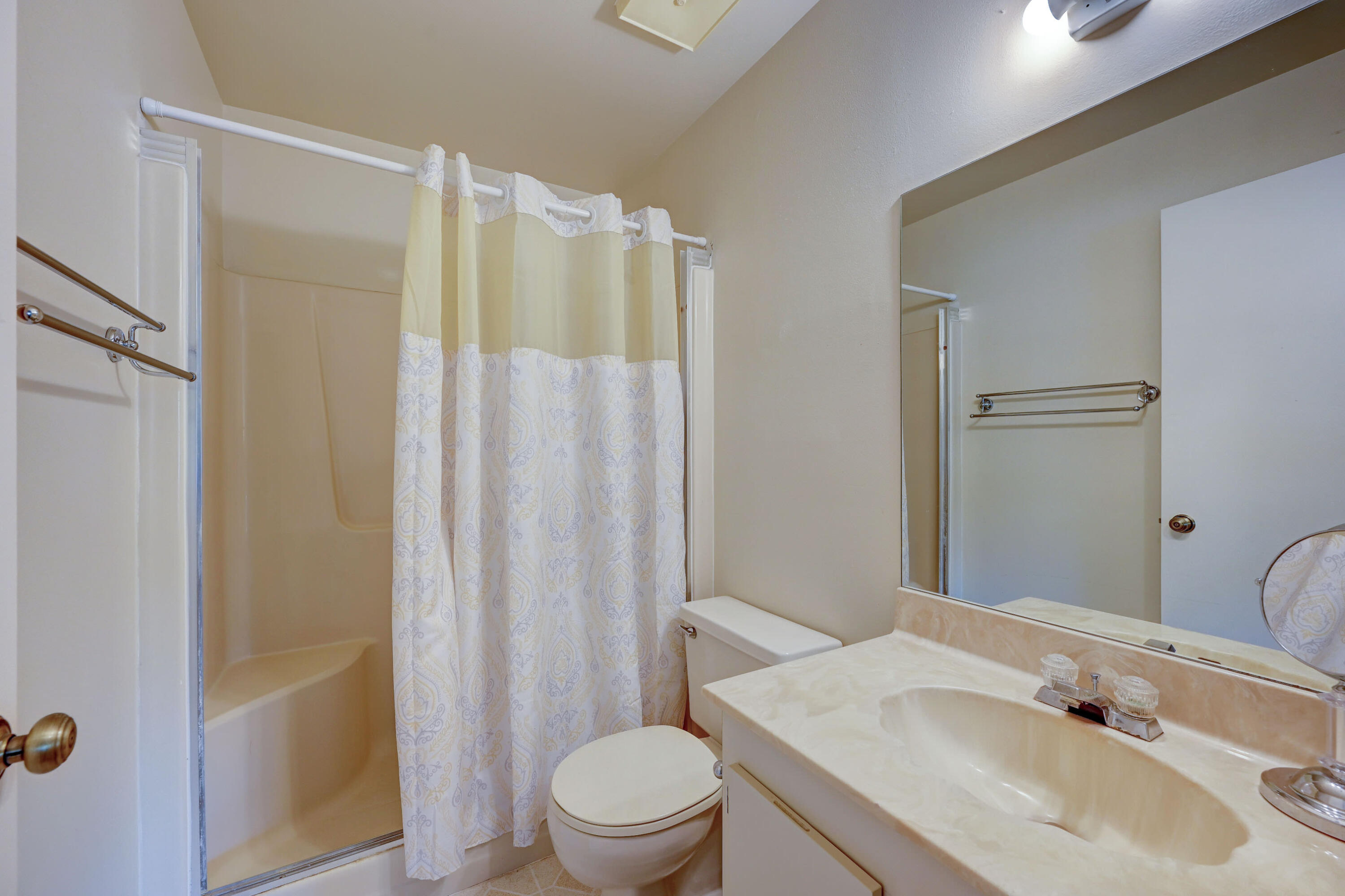 22112 Palms Way, Unit 204 Boca Raton, FL 33433 - Photo 10 of 19 MAIN BATHROOM