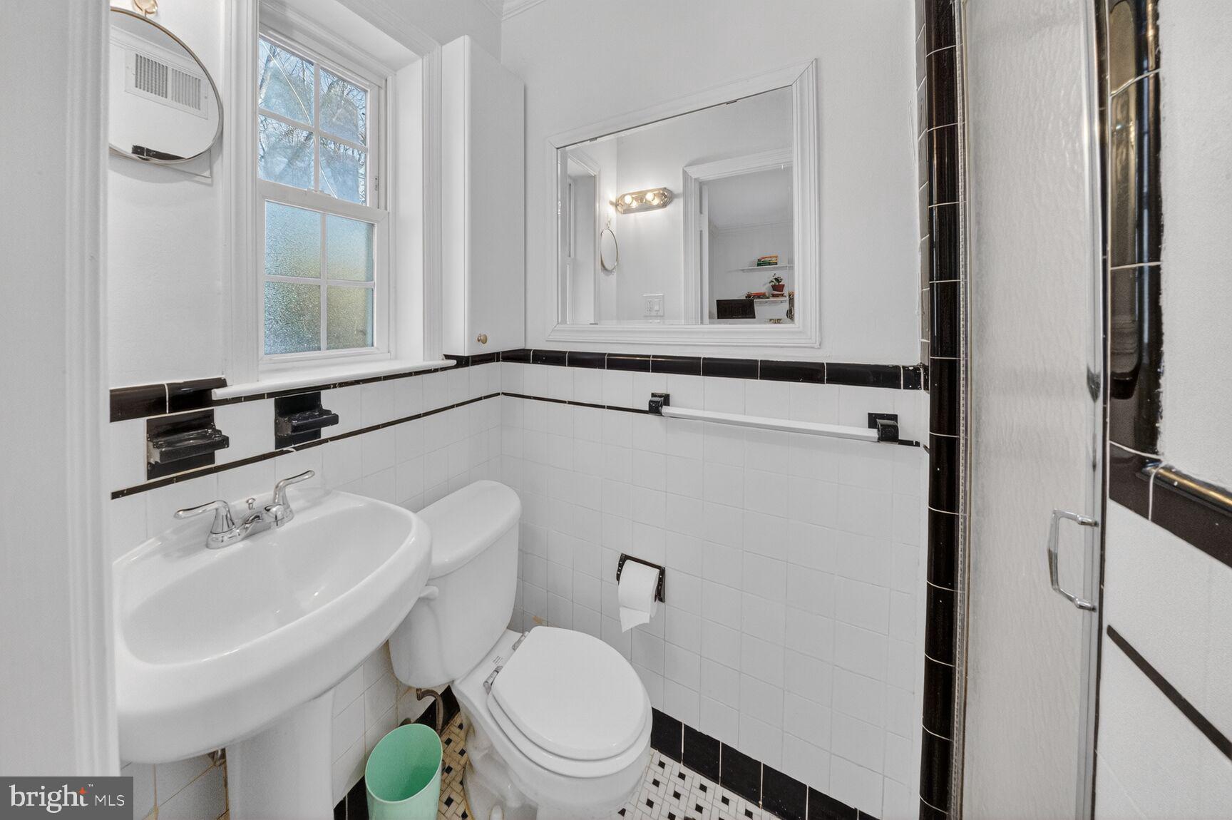 2809 Rittenhouse Street Northwest Washington, DC 20015 - Photo 19 of 37