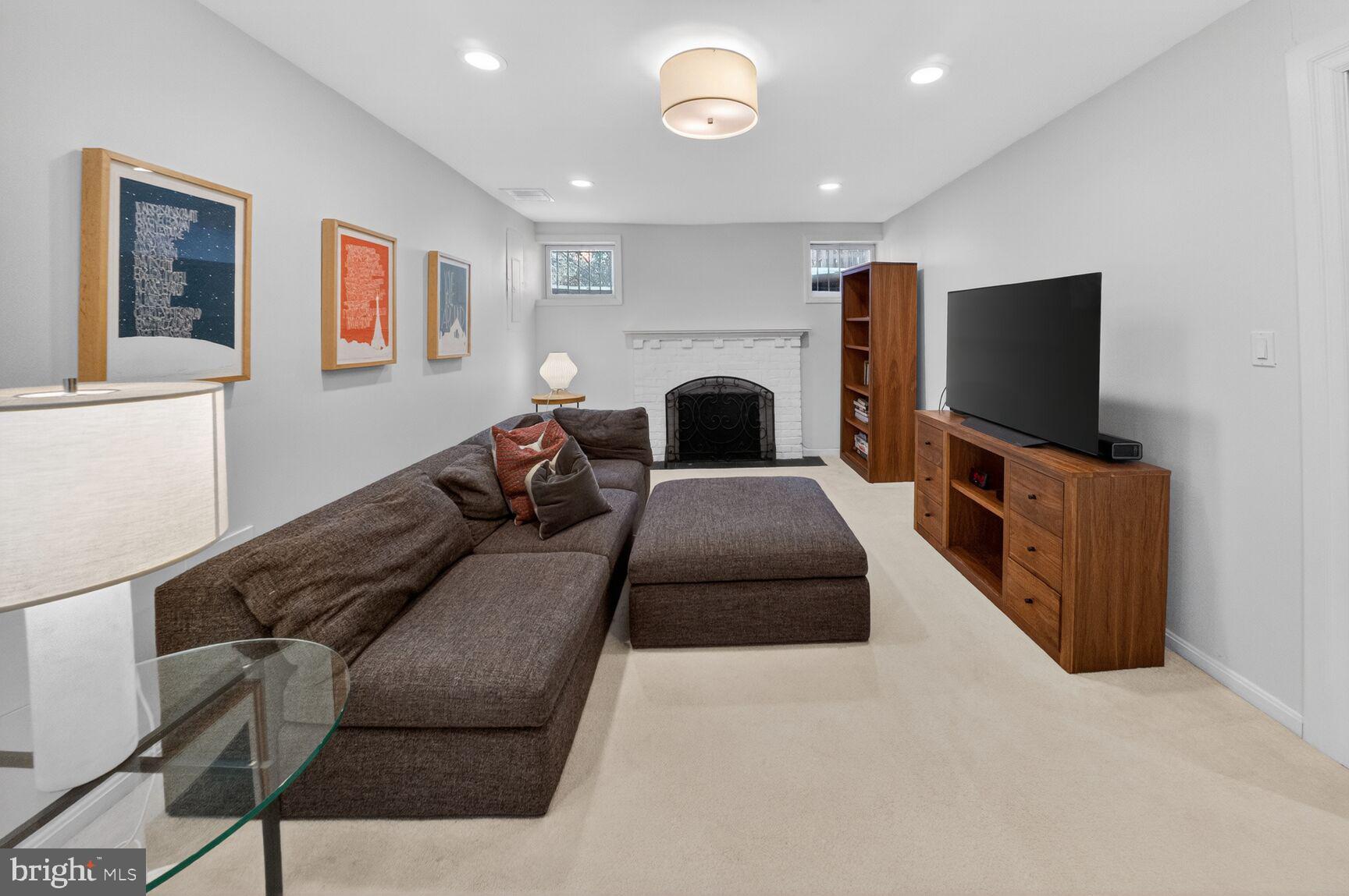 2809 Rittenhouse Street Northwest Washington, DC 20015 - Photo 23 of 37