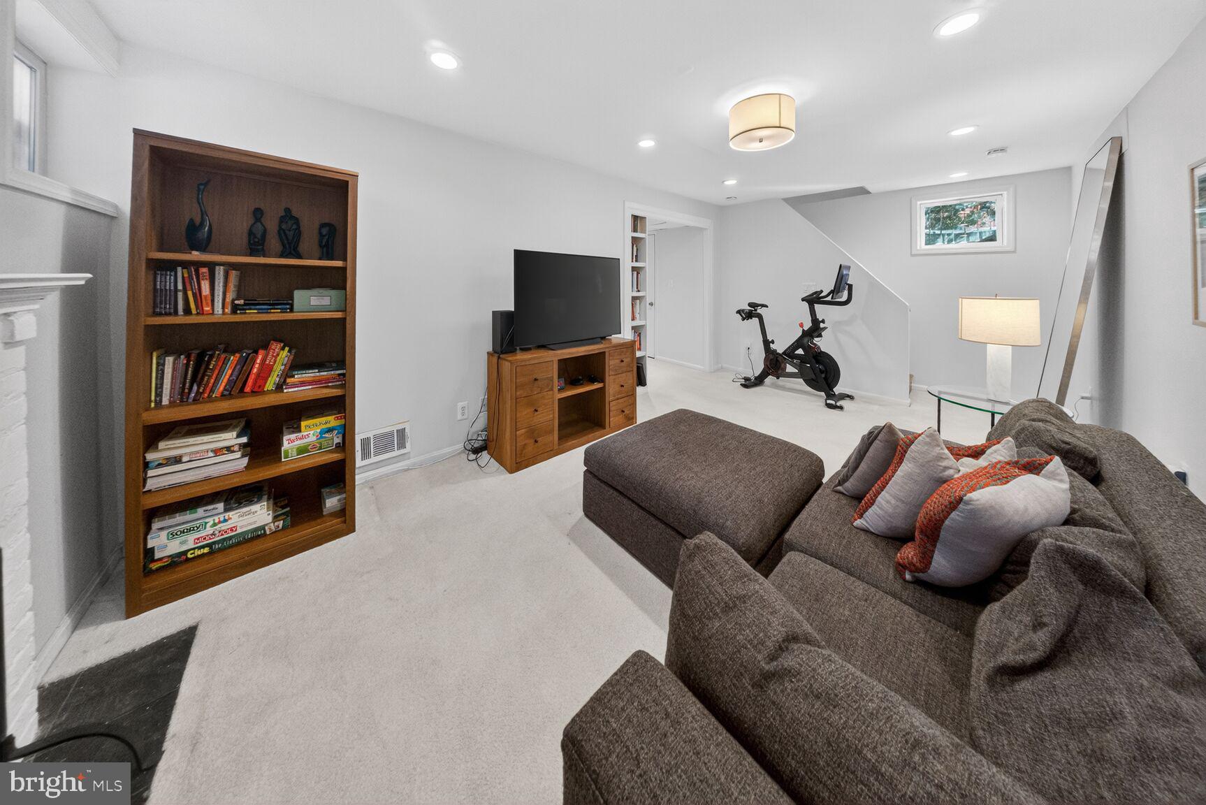 2809 Rittenhouse Street Northwest Washington, DC 20015 - Photo 25 of 37