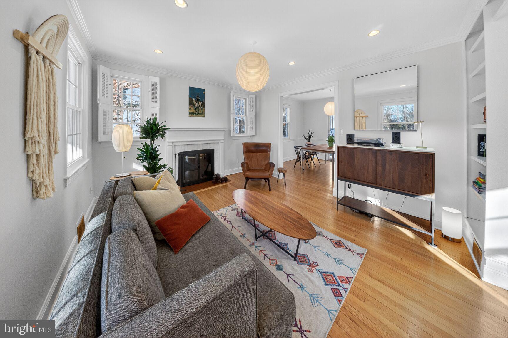 2809 Rittenhouse Street Northwest Washington, DC 20015 - Photo 3 of 37