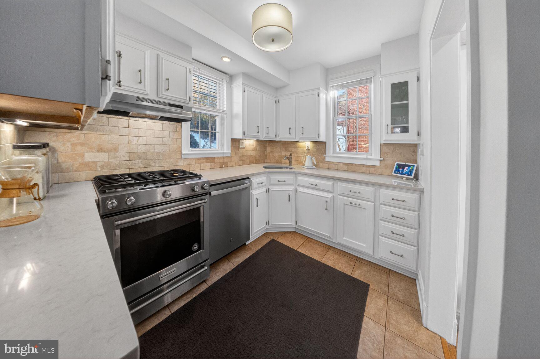 2809 Rittenhouse Street Northwest Washington, DC 20015 - Photo 9 of 37