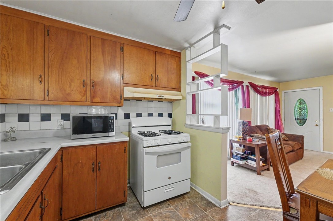 902 South Belmont Avenue Decatur, IL 62521 - Photo 8 of 39