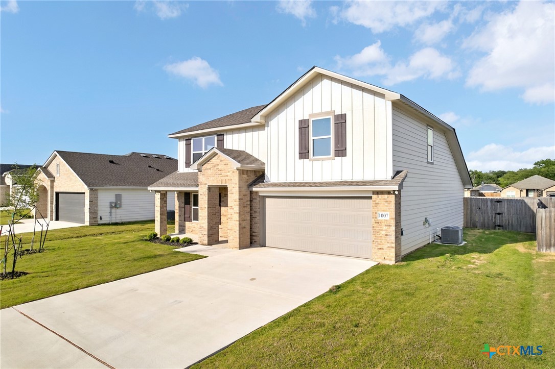 1007 Antelope Trail Temple, TX 76504 - Photo 2 of 29 Right frontal view