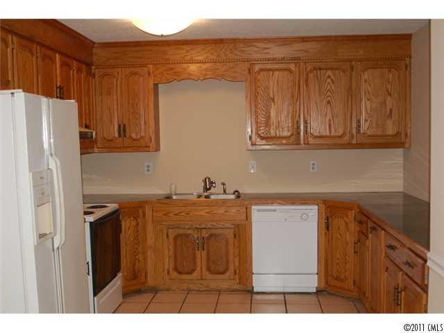 7068 Little Mountain Road Sherrills Ford, NC 28673 - Photo 4 of 12