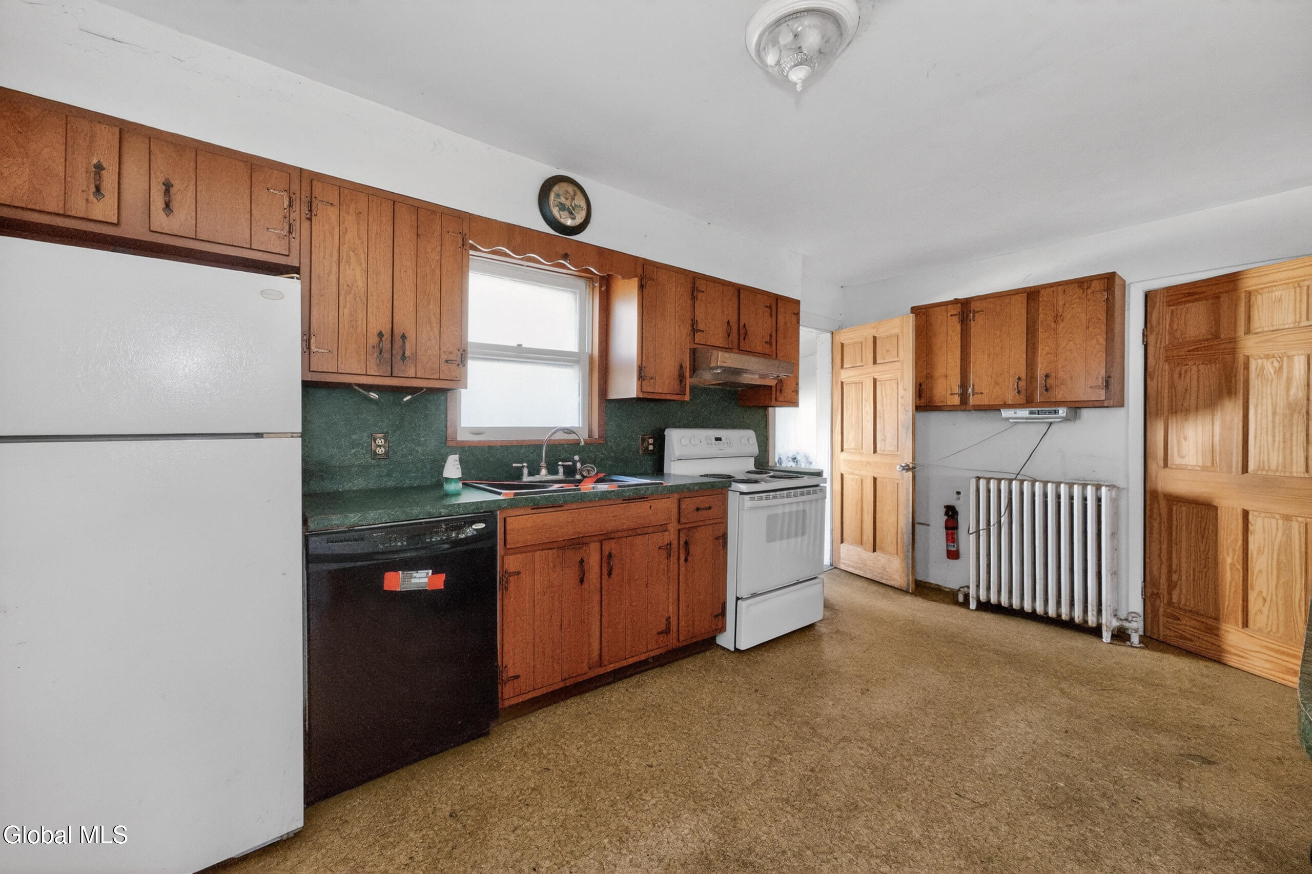 471 7th Avenue Troy, NY 12182 - Photo 13 of 40 4 Kitchen 1