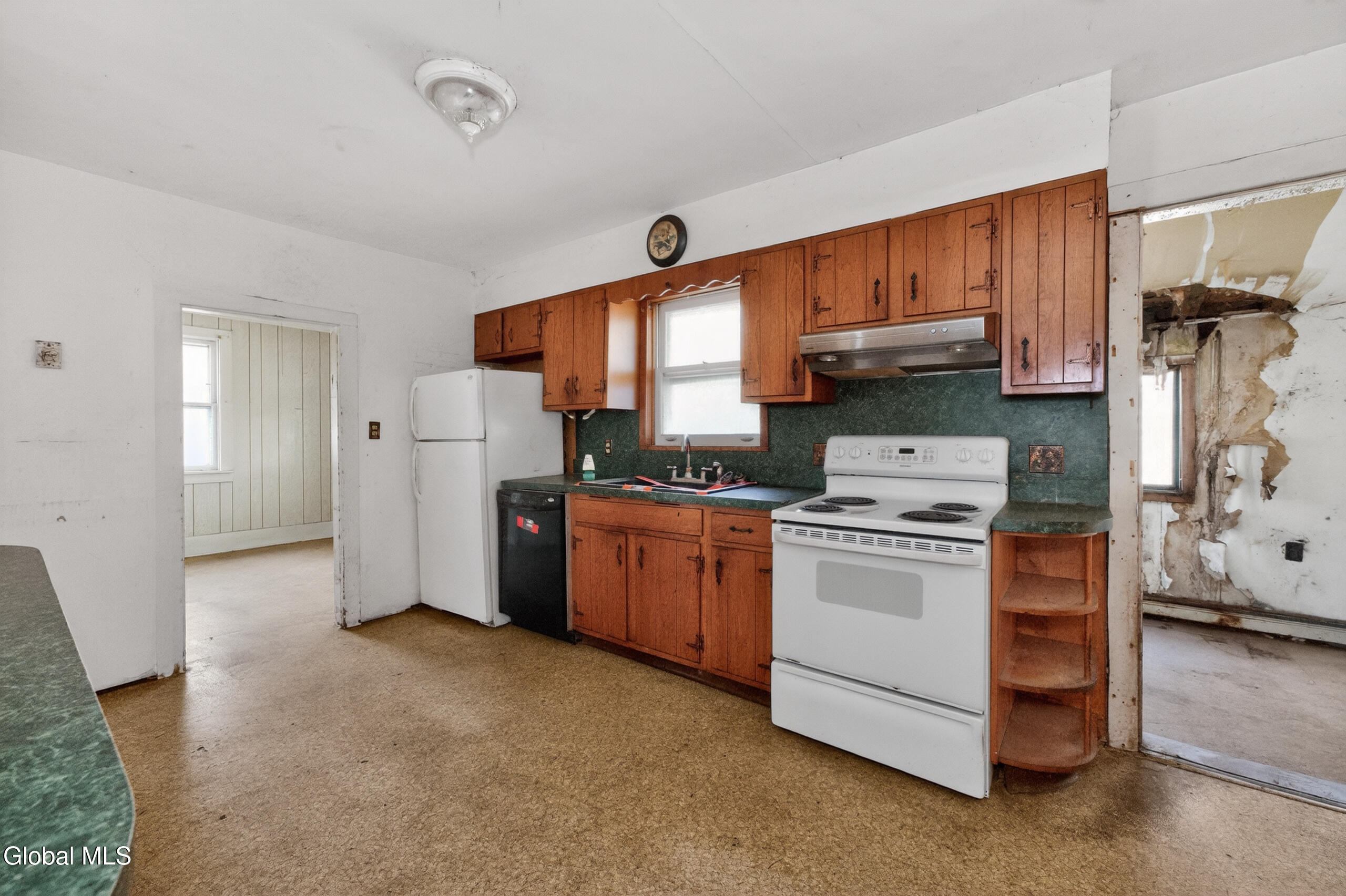 471 7th Avenue Troy, NY 12182 - Photo 14 of 40 4 Kitchen 2