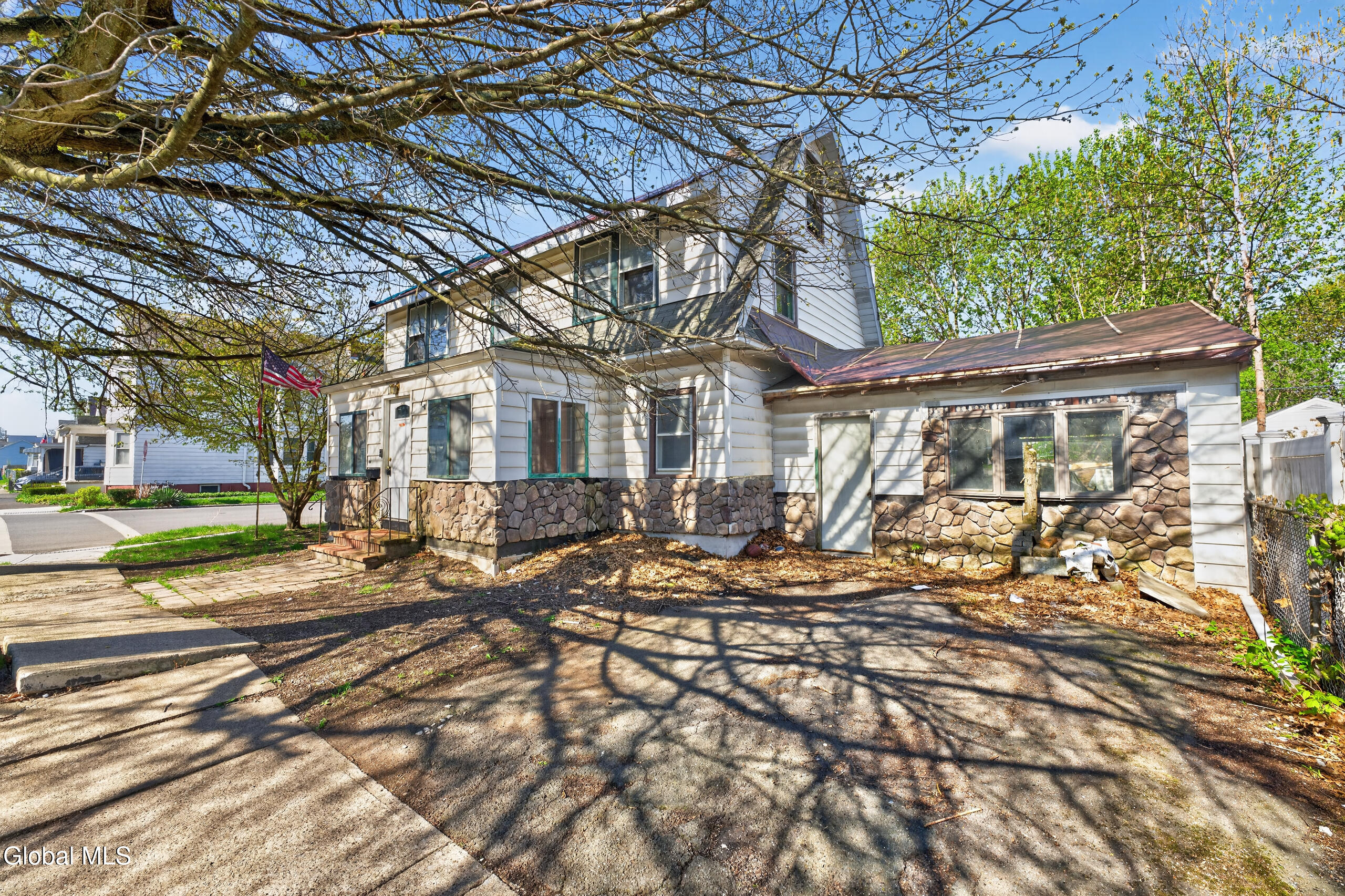 471 7th Avenue Troy, NY 12182 - Photo 2 of 40 0 Front 2