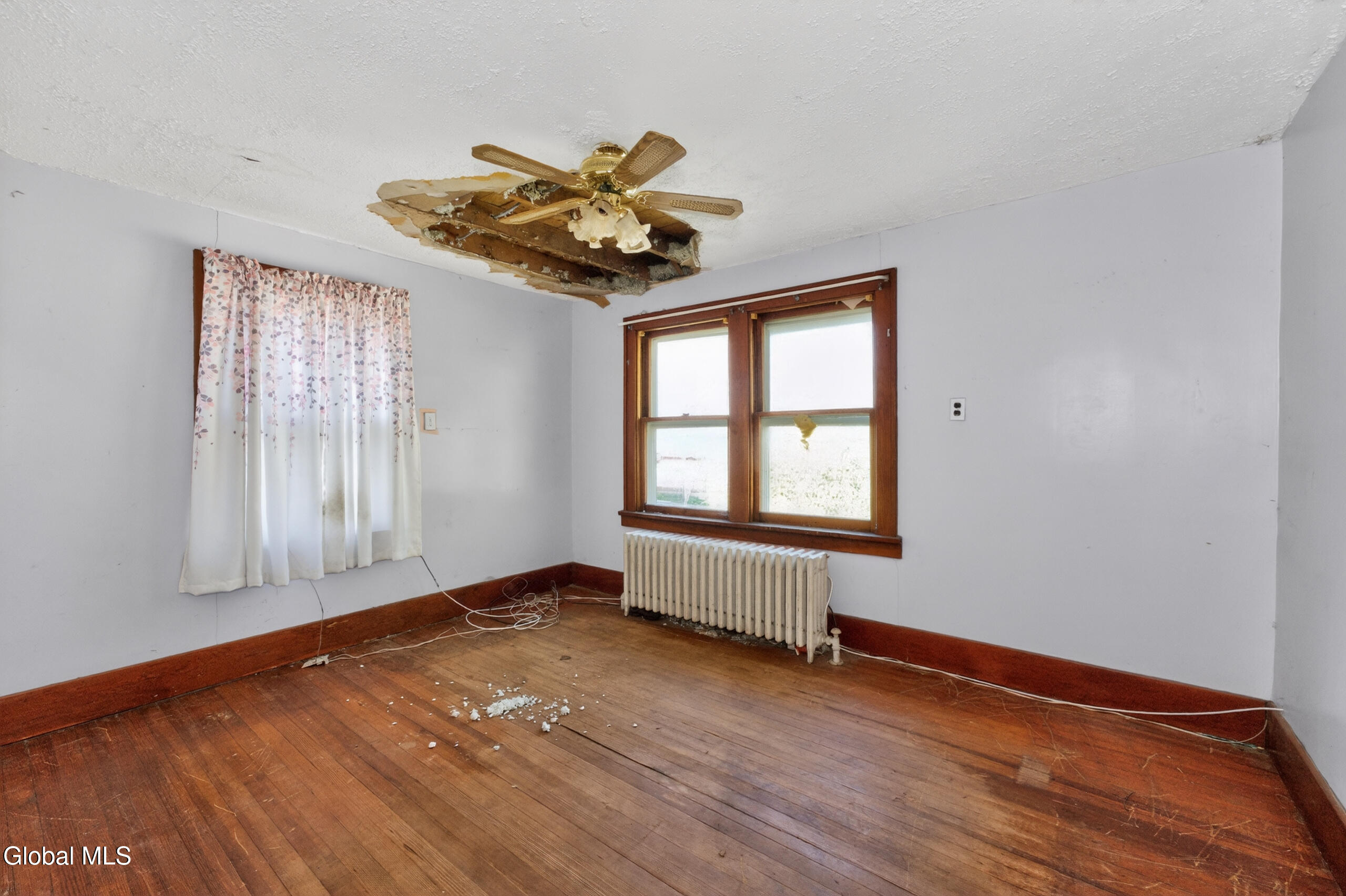 471 7th Avenue Troy, NY 12182 - Photo 26 of 40 8 Bedroom 2