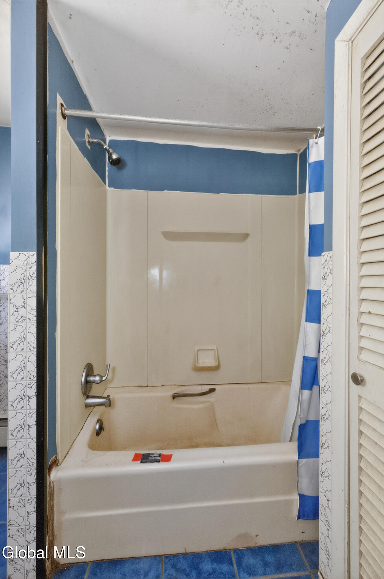 471 7th Avenue Troy, NY 12182 - Photo 32 of 40 9 Bathroom 3