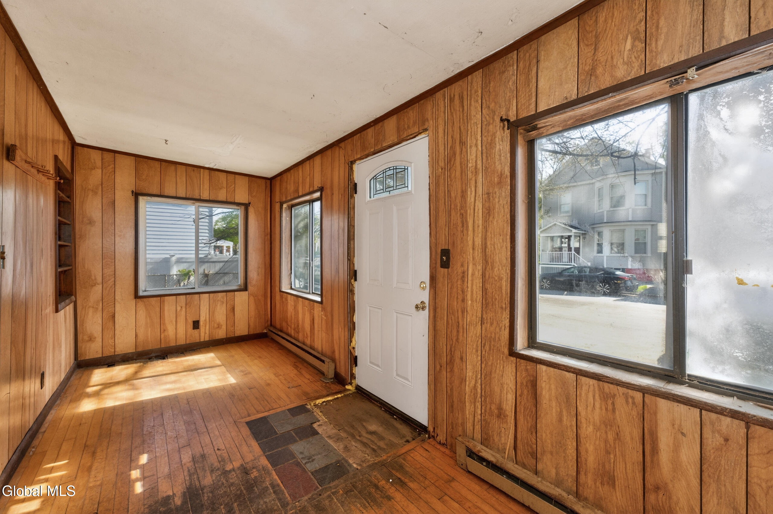 471 7th Avenue Troy, NY 12182 - Photo 4 of 40 1 Entryway 1