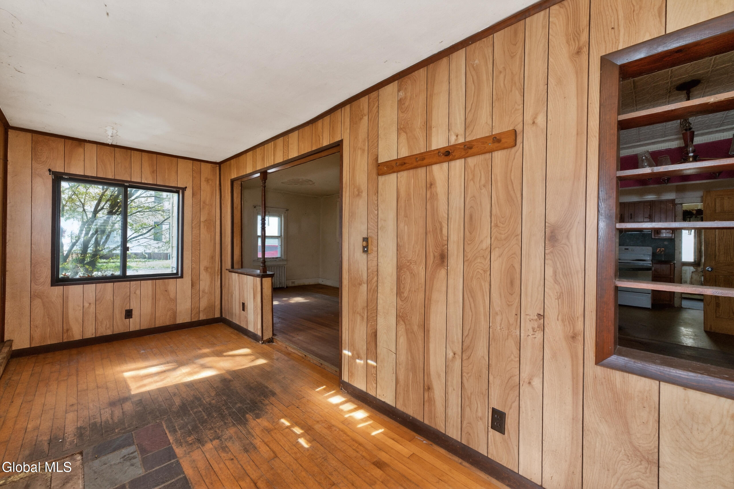 471 7th Avenue Troy, NY 12182 - Photo 5 of 40 1 Entryway 2