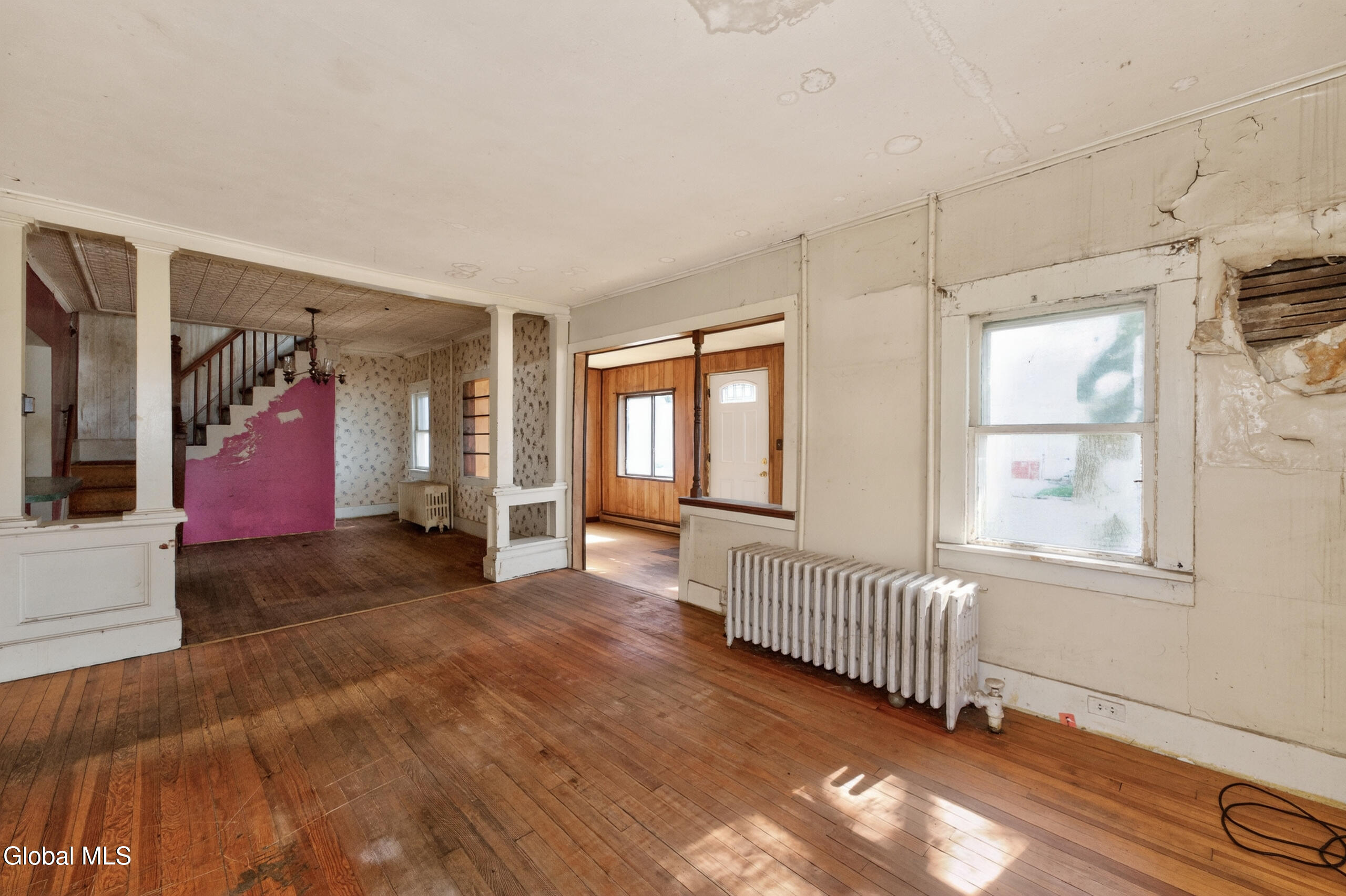471 7th Avenue Troy, NY 12182 - Photo 6 of 40 2 Livingroom 1