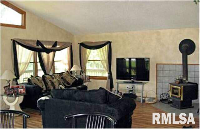 12966 Springhill Road Prophetstown, IL 61277 - Photo 4 of 9