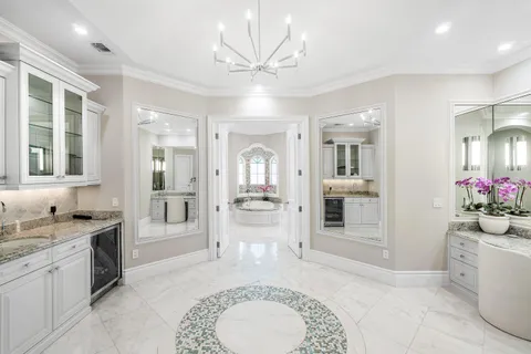 $9,750,000 | 4216 Intracoastal Drive, Highland Beach, FL 33487