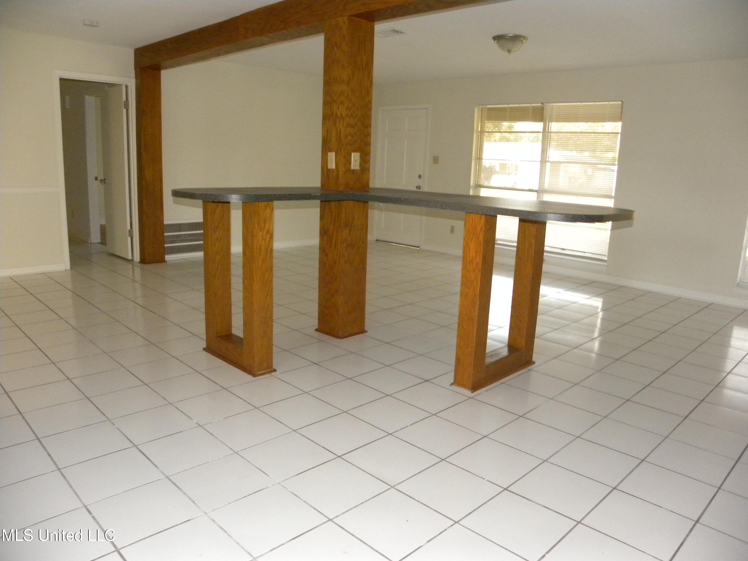 2507 Parkway Road Biloxi, MS 39531 - Photo 8 of 38 DSCN8239