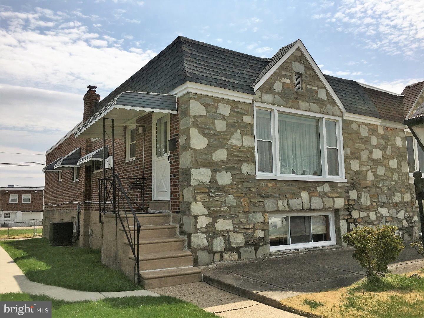 8929 Blue Grass Road Philadelphia, PA 19152 - Photo 2 of 22 Gallery Image 2