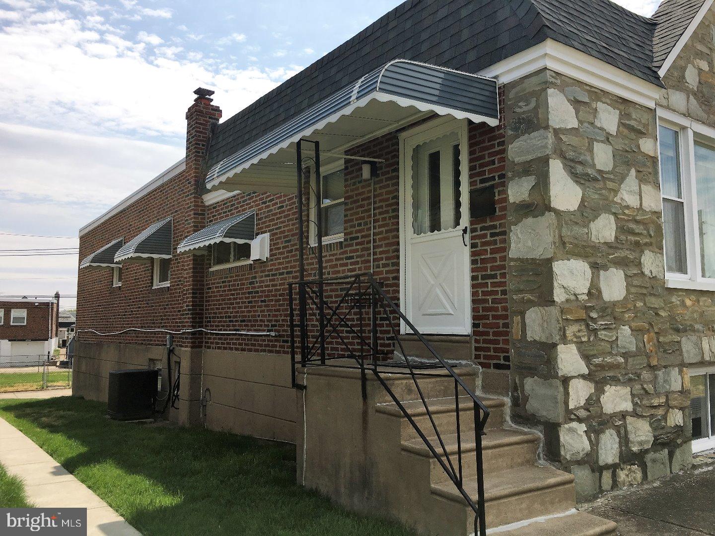 8929 Blue Grass Road Philadelphia, PA 19152 - Photo 3 of 22 Gallery Image 3
