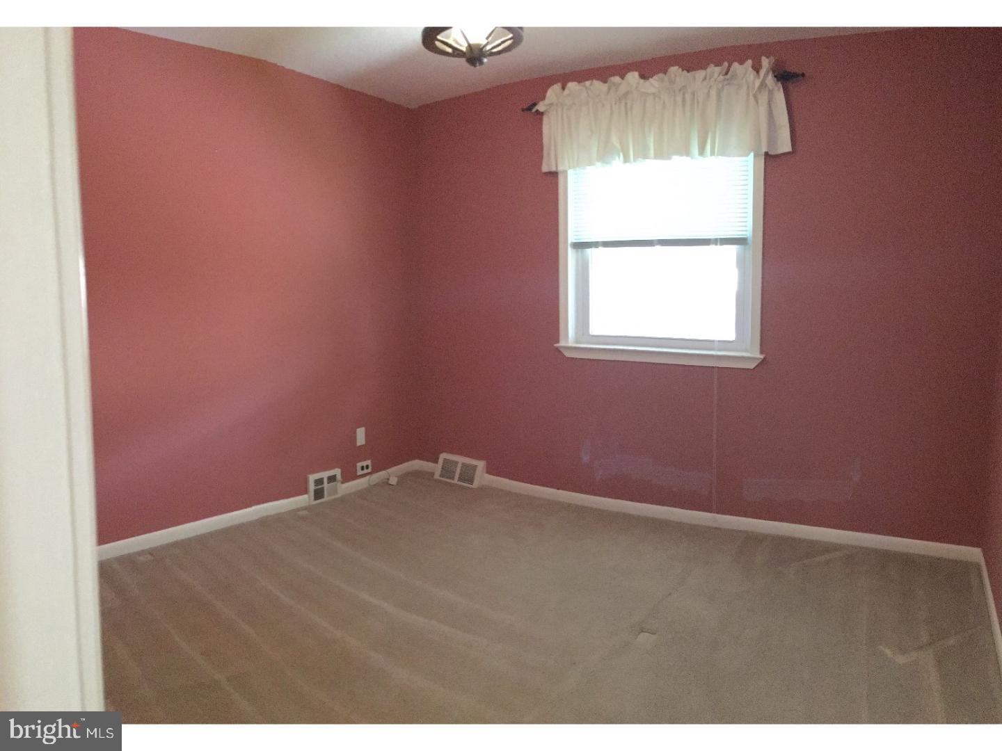 8929 Blue Grass Road Philadelphia, PA 19152 - Photo 10 of 22 Gallery Image 10