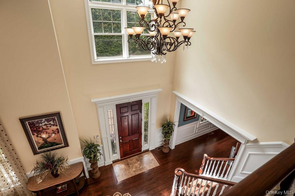 899 Harborview Road Oyster Bay, NY 11765 - Photo 5 of 30