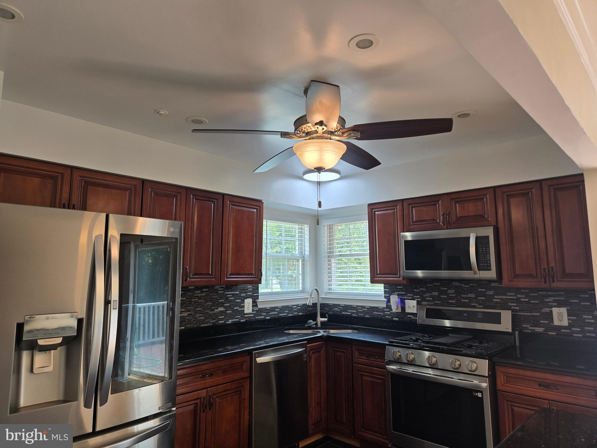 5401 Riba Court Capitol Heights, MD 20743 - Photo 3 of 16
