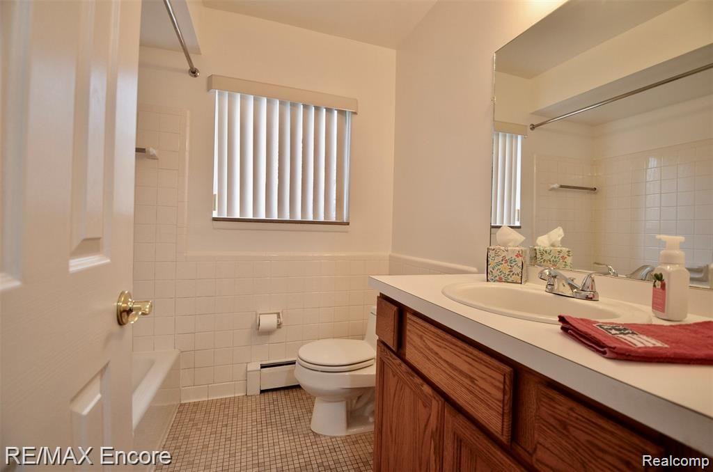 465 Miller Avenue, Unit 106 Rochester, MI 48307 - Photo 29 of 46 215EC9B2-7FF1-4F67-BB62-A323D1D2C5B6_1_201_a.jpeg