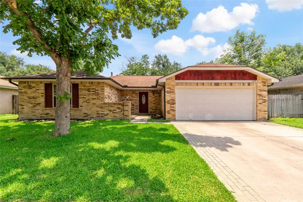 $2,100 | 1019 Huntington Drive, Pearland, TX 77584