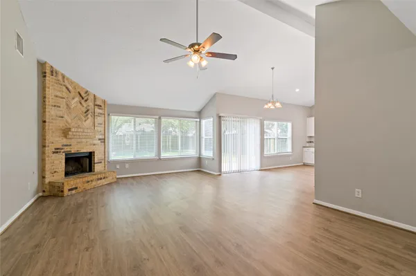 $2,100 | 1019 Huntington Drive, Pearland, TX 77584