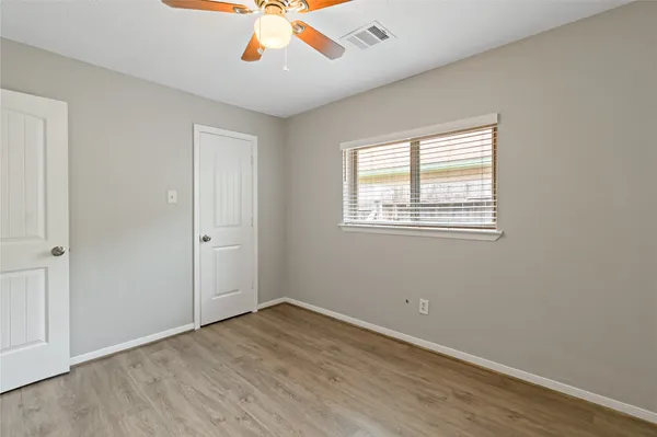 $2,100 | 1019 Huntington Drive, Pearland, TX 77584