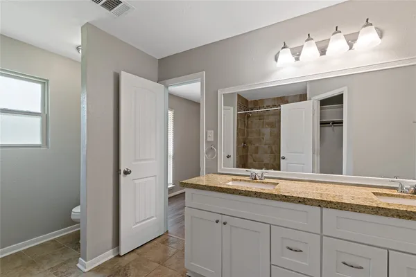 $2,100 | 1019 Huntington Drive, Pearland, TX 77584