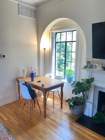 73 Pinckney Street, Unit 4 Boston, MA 02114 - Photo 2 of 12