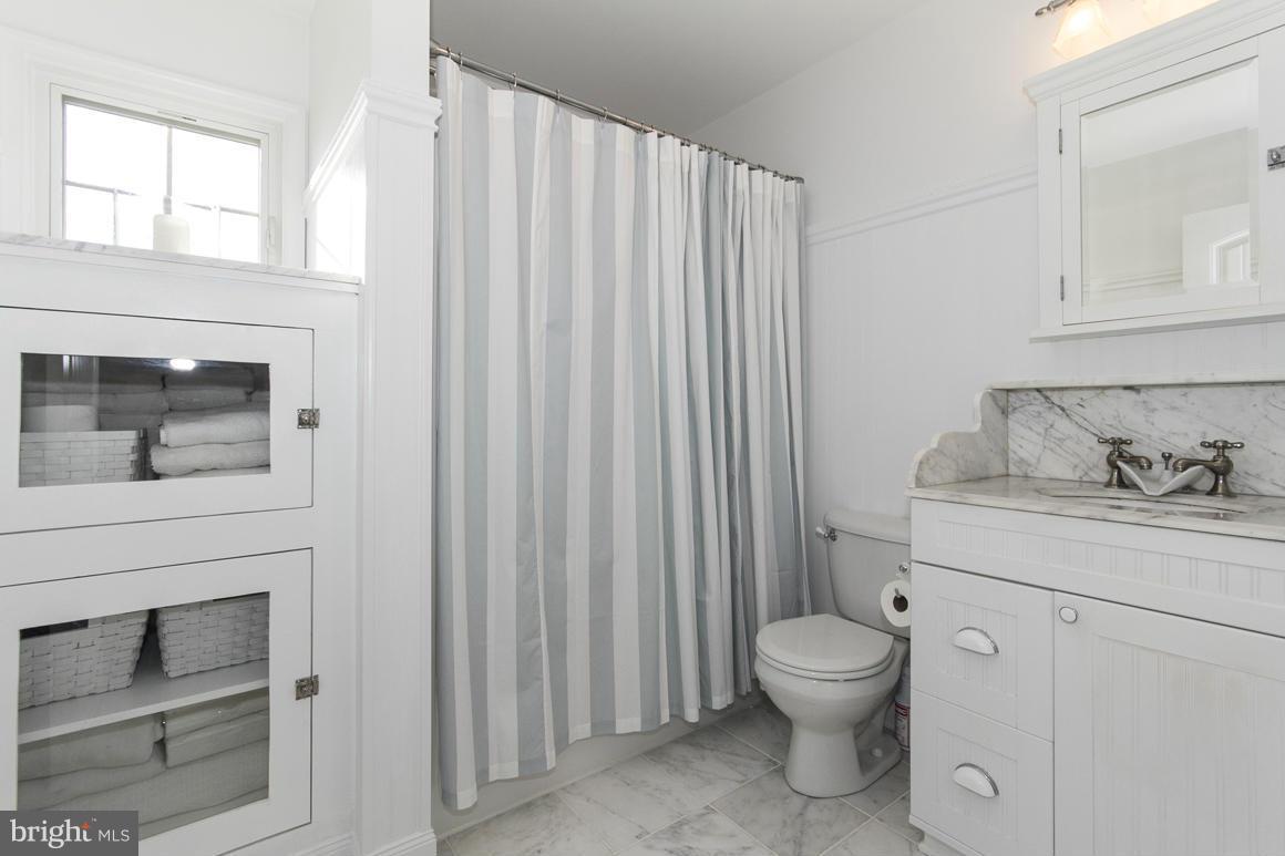 806 Seneca Park Road Baltimore, MD 21220 - Photo 12 of 22 Bath (Master)