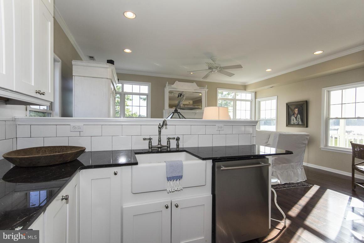 806 Seneca Park Road Baltimore, MD 21220 - Photo 17 of 22 Kitchen