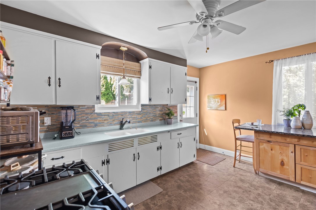 9 Kitchener Road Johnston, RI 02919 - Photo 8 of 20 Gallery Image 8