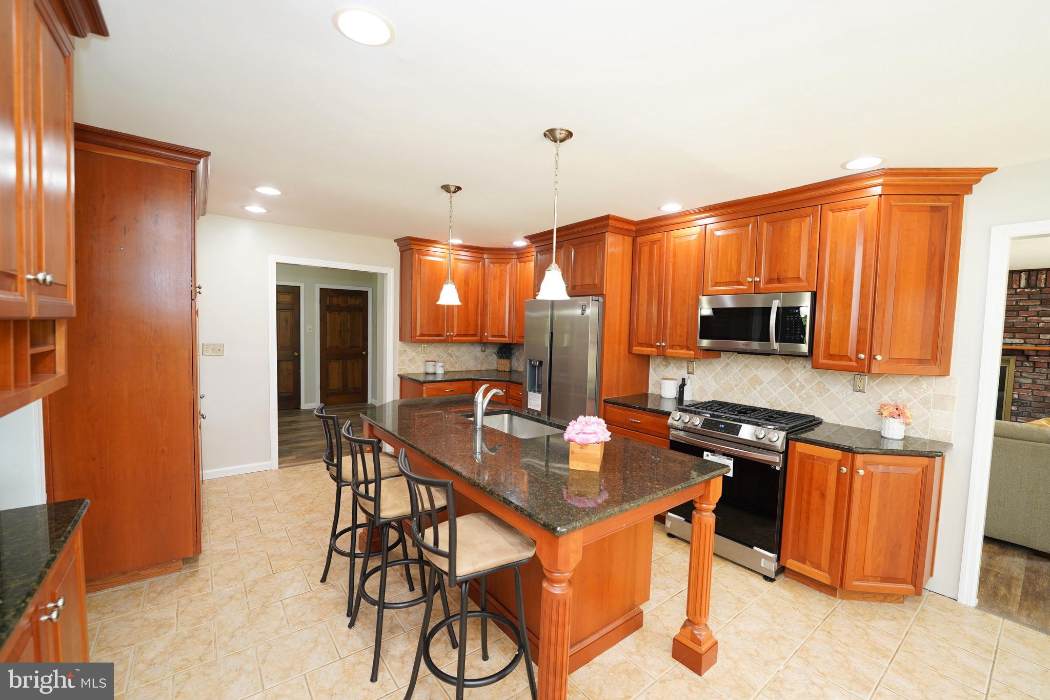 16 Extonville Road Hamilton, NJ 08620 - Photo 14 of 52