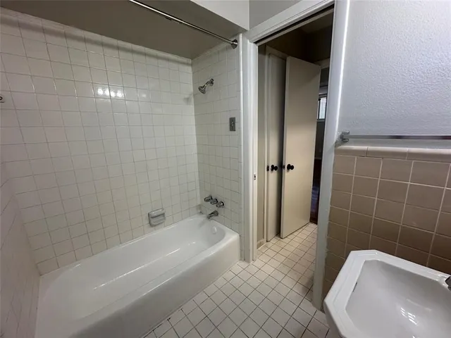 $1,375 | 5123 Del Monte Drive, Unit 8, Houston, TX 77056