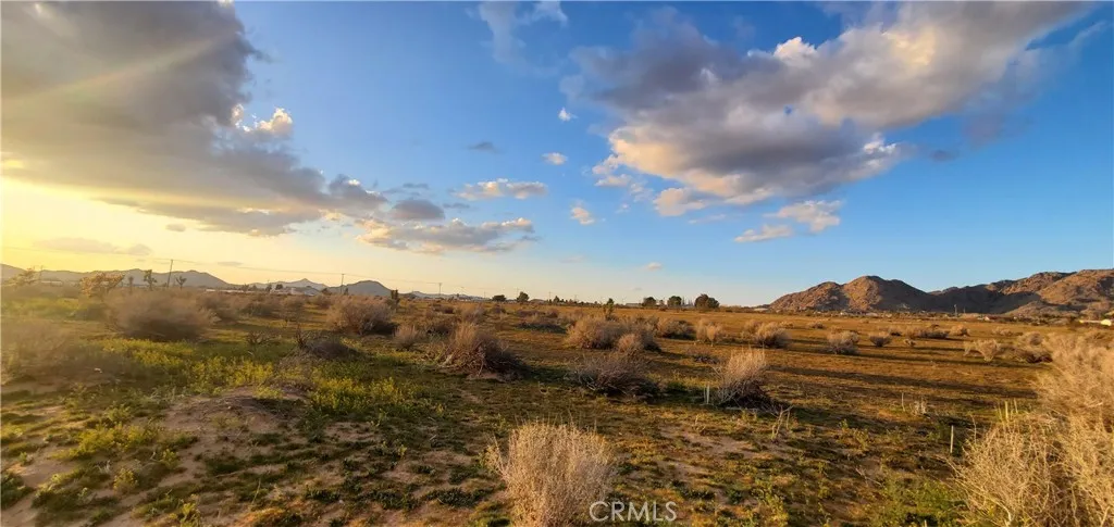 199177 Keator Road Apple Valley, CA 92307 - Photo 1 of 1 a view of a mountain