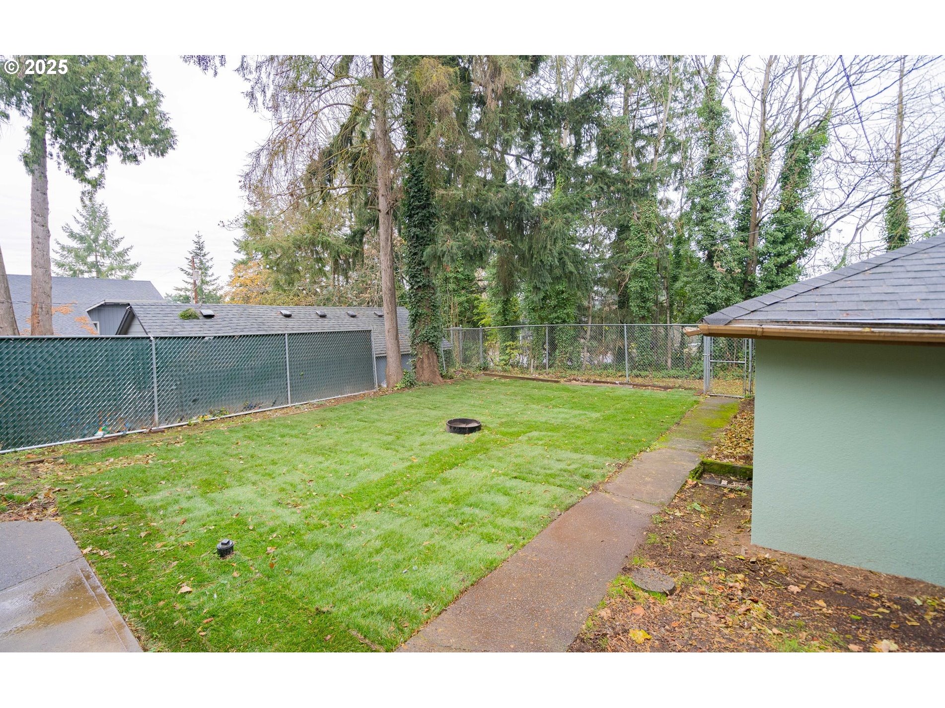 3915 I Street Vancouver, WA 98663 - Photo 18 of 20 a view of a backyard