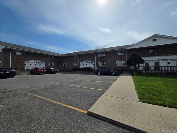 $2,100 | 41 Quebec Road, Unit 3, Island Park, NY 11558