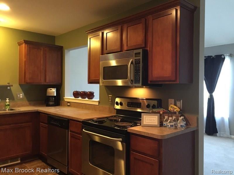 1092 Faulkner, Unit 63 Troy, MI 48083 - Photo 28 of 42
