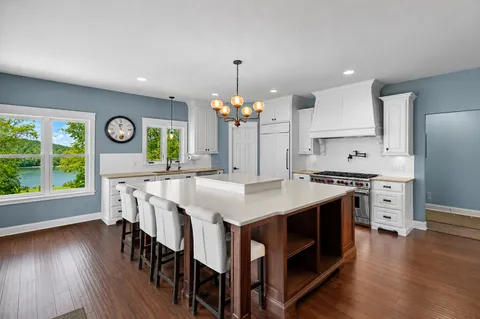$2,795,000 | 3396 Kings Point Road, Excelsior, MN 55331