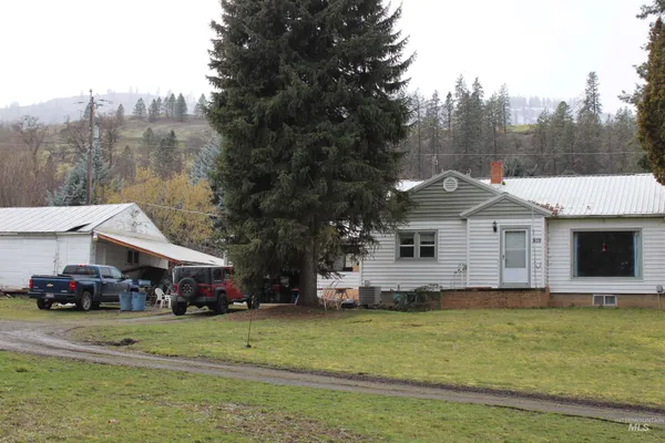 $295,000 | 1109 3rd Street, Kamiah, ID 83536