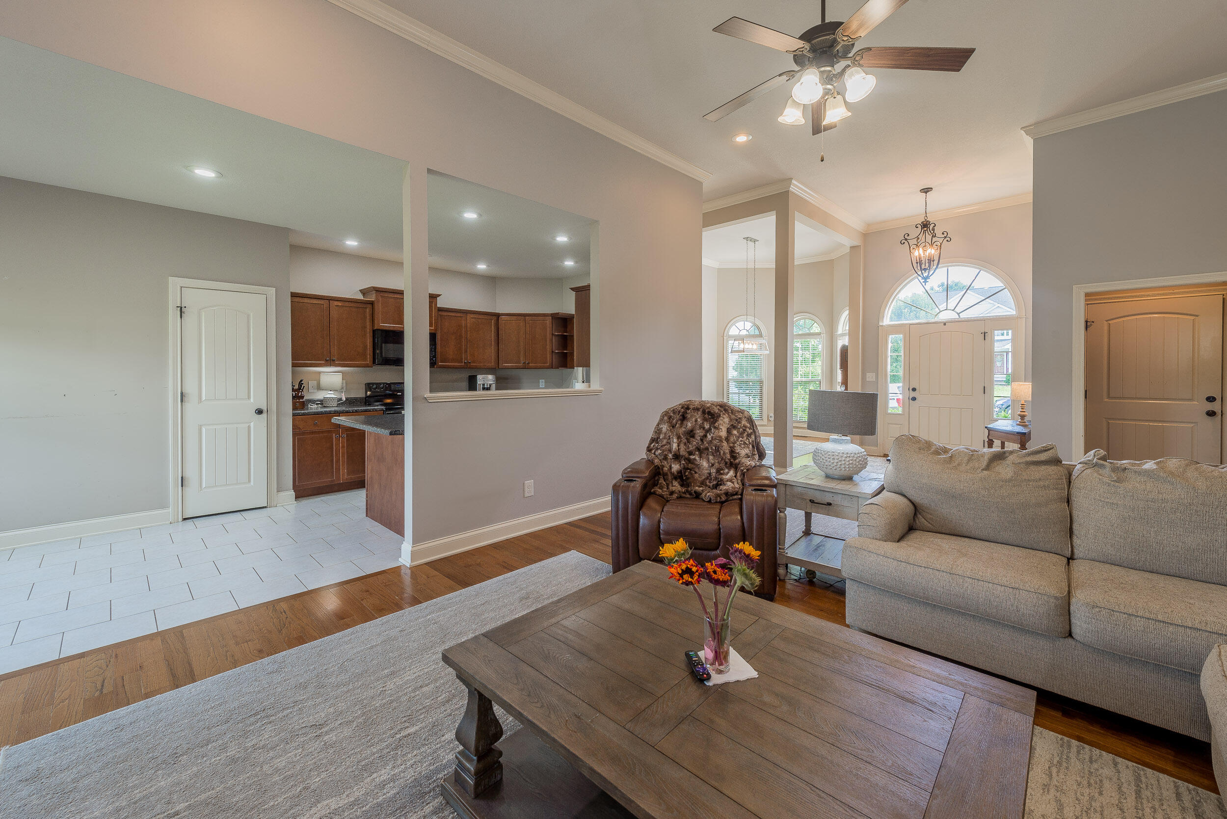 552 Walkers Bend Road Gray, TN 37615 - Photo 17 of 59 Living Room