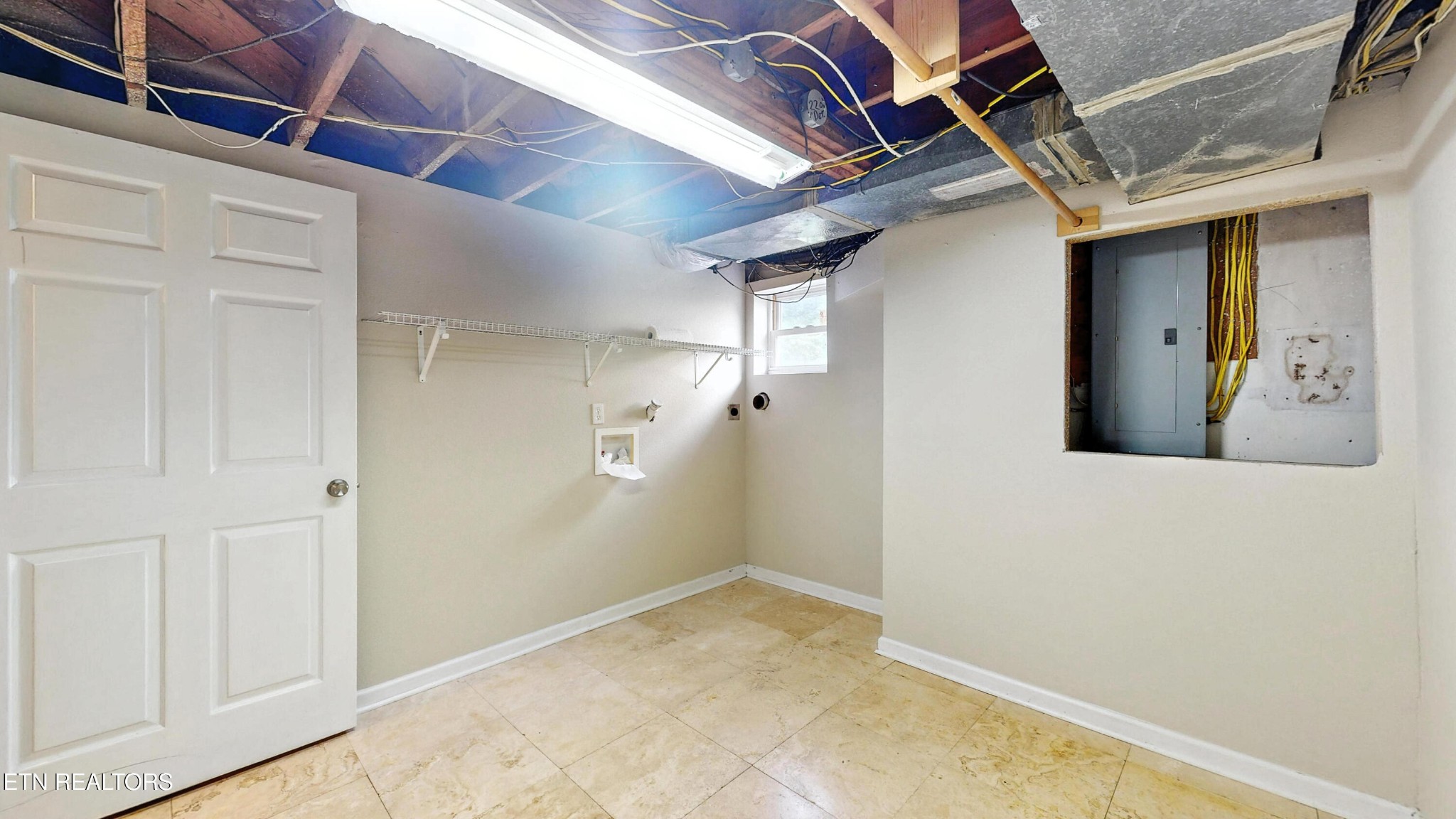 110 Ogden Circle Oak Ridge, TN 37830 - Photo 35 of 50 a view of a hallway with closet